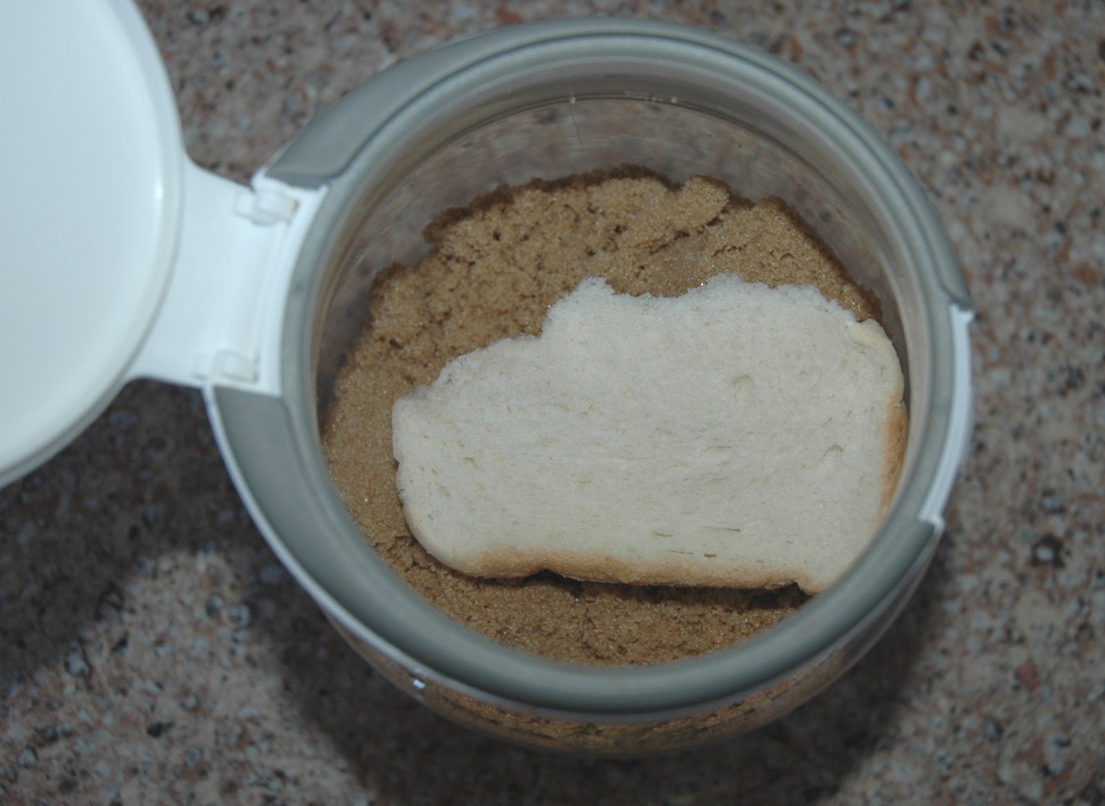 http://1.bp.blogspot.com/-yX5dOQB557Q/USeeogZSmVI/AAAAAAAAIGk/J9lYc3Sg8vw/s1600/brown+sugar+bread.jpg