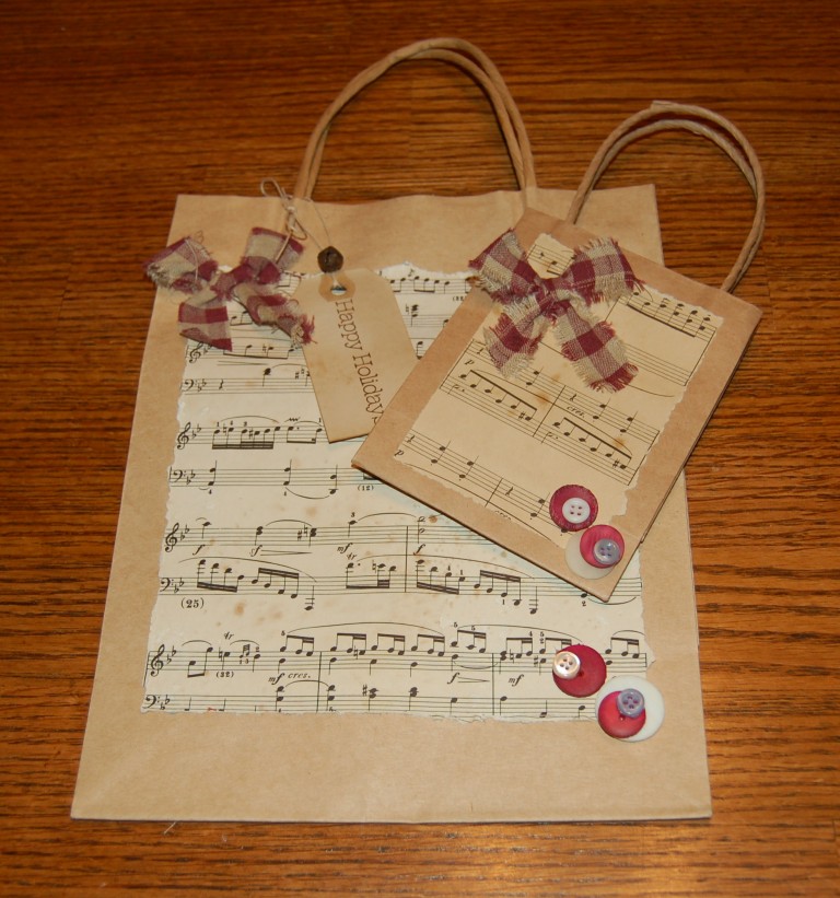 Made4Aid Christmas decorations & gift bags