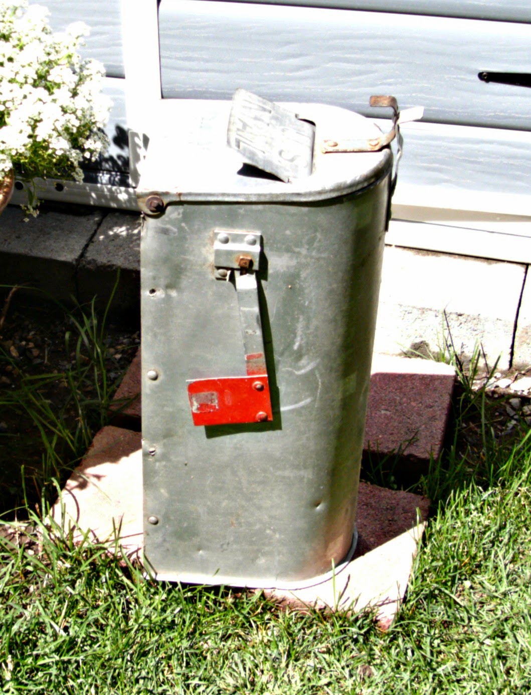 Mailbox Garden Tool Storage Weekend Yard Work Series Little Vintage