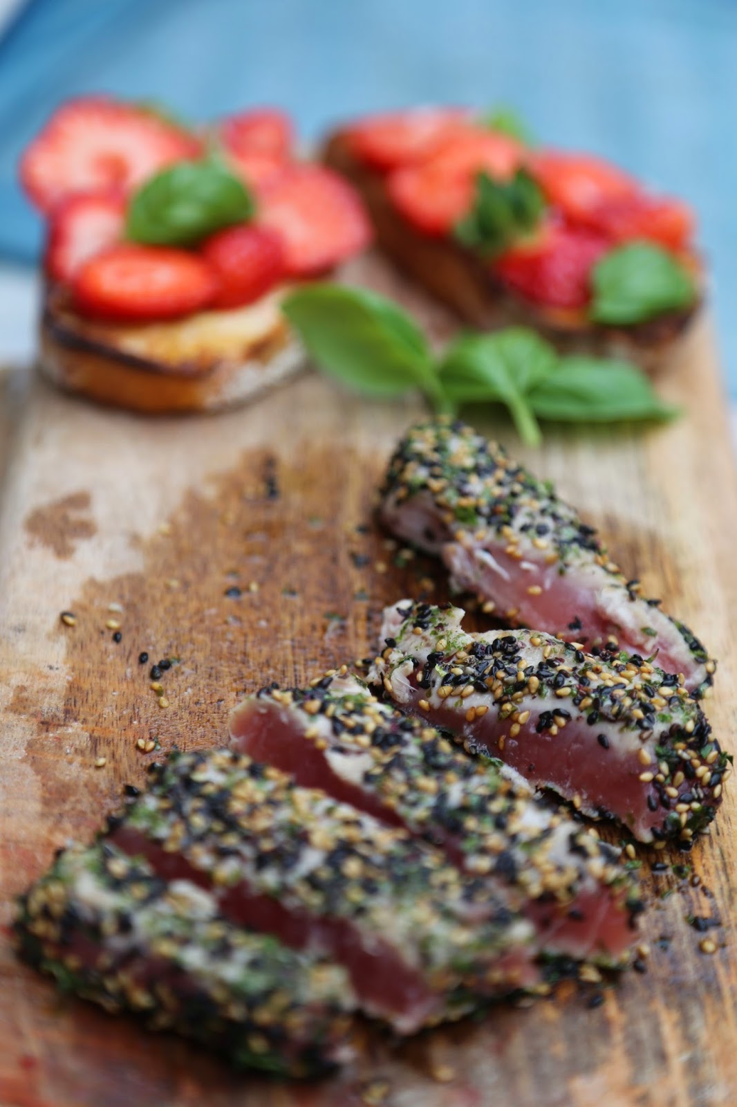Seared sesame tuna and strawberry bruschetta