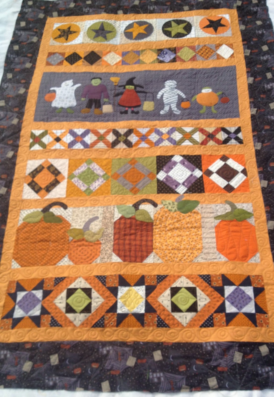 lovely rita Halloween Quilt Saturday Sampler Machine Quilting
