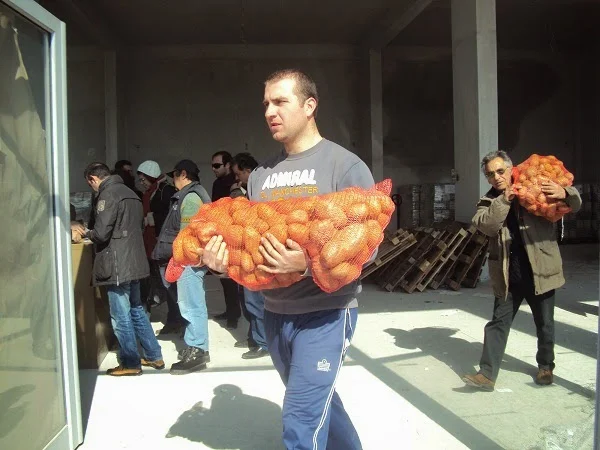 Χαλκίδα: Διανομή πατάτας σε πολύτεκνους!