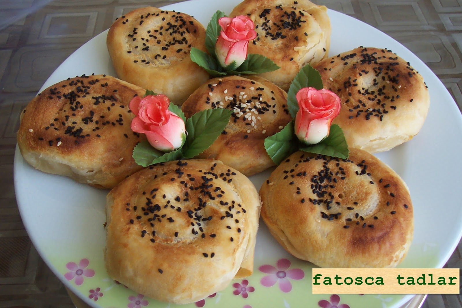 fatosca tadlar PATATESLİ GÜL BÖREK