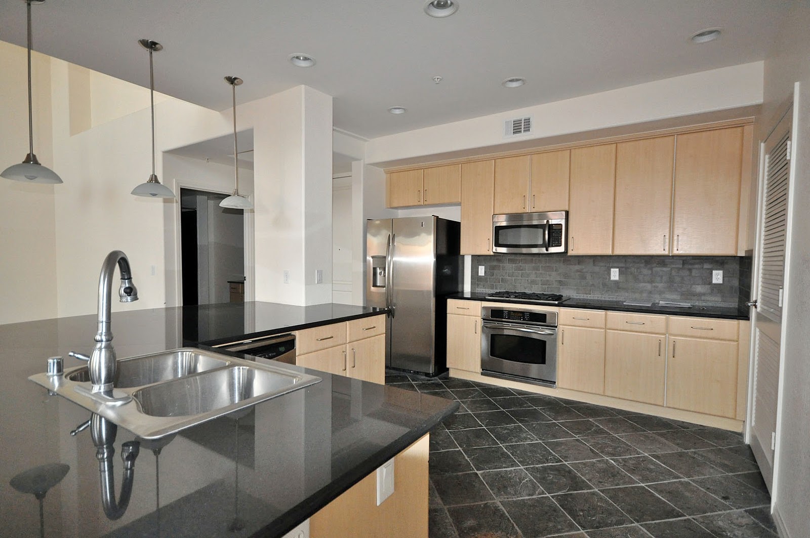 Las Vegas Condo Blog Our Listing at Manhattan Las Vegas Condos 424