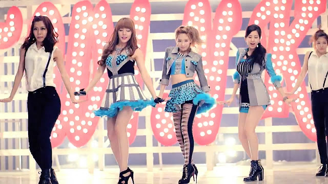 Girls' Generation TaeTiSeo TWINKLE MV: Review Saya Girls' Generation TaeTiSeo TWINKLE MV: Review Saya