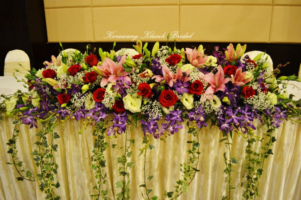 Kerawang Klasik: Dekorasi Meja Pengantin dan Hiasan Dewan untuk Majlis