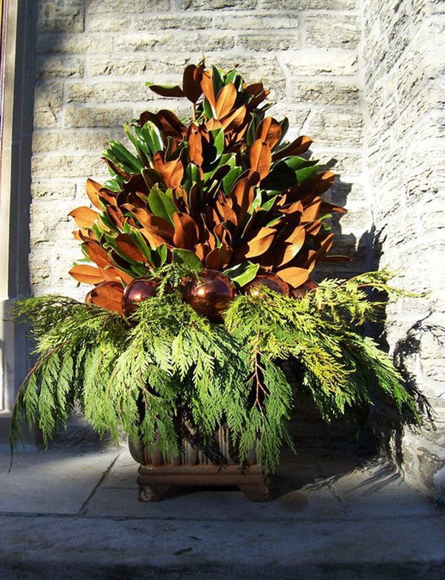 MARTHA MOMENTS Festive Winter Urns