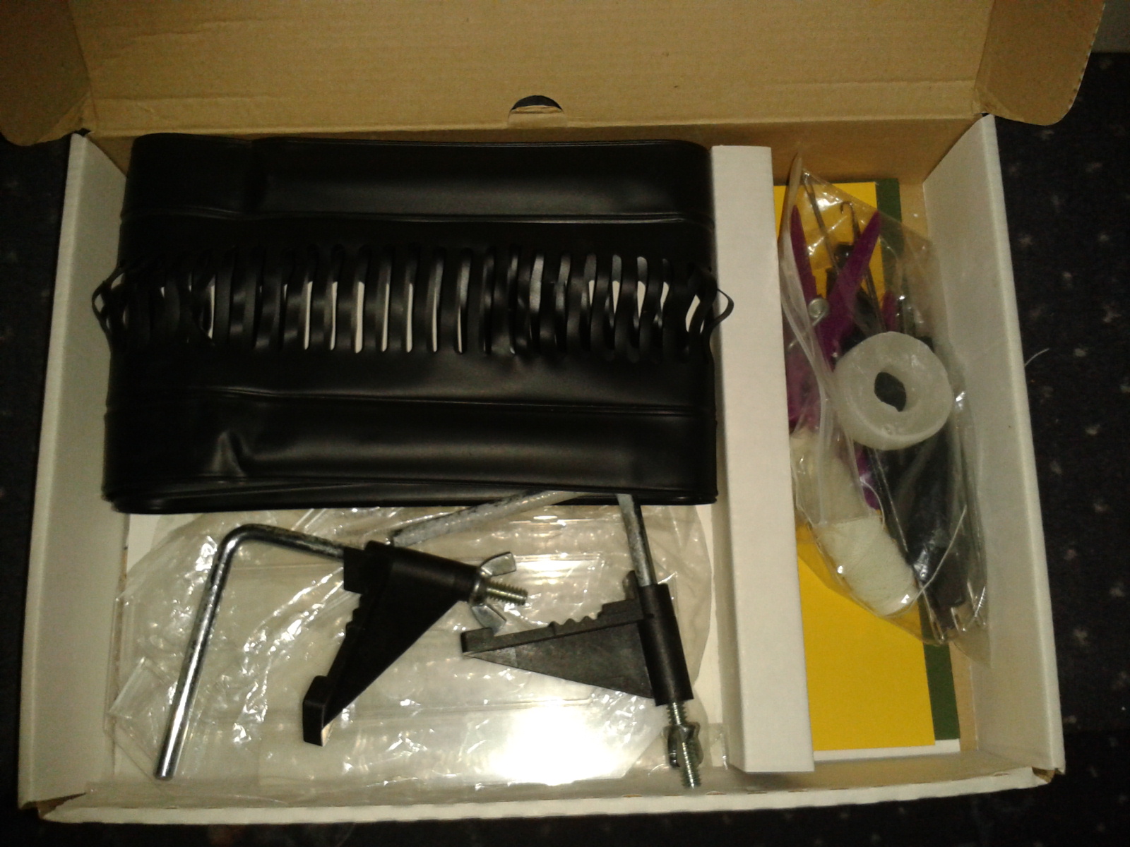 Alex's Machine Knitting My "New" BOND Incredible Sweater Machine!