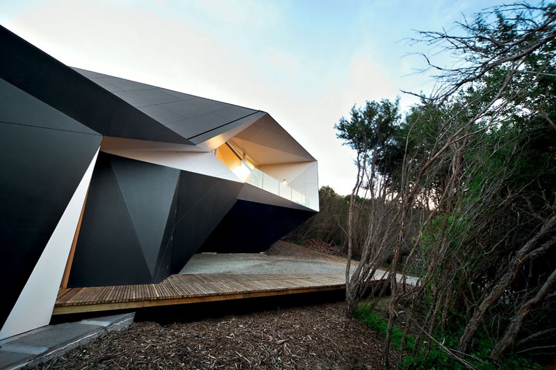 KLEIN BOTTLE HOUSE BY MCBRIDE CHARLES RYAN A As Architecture
