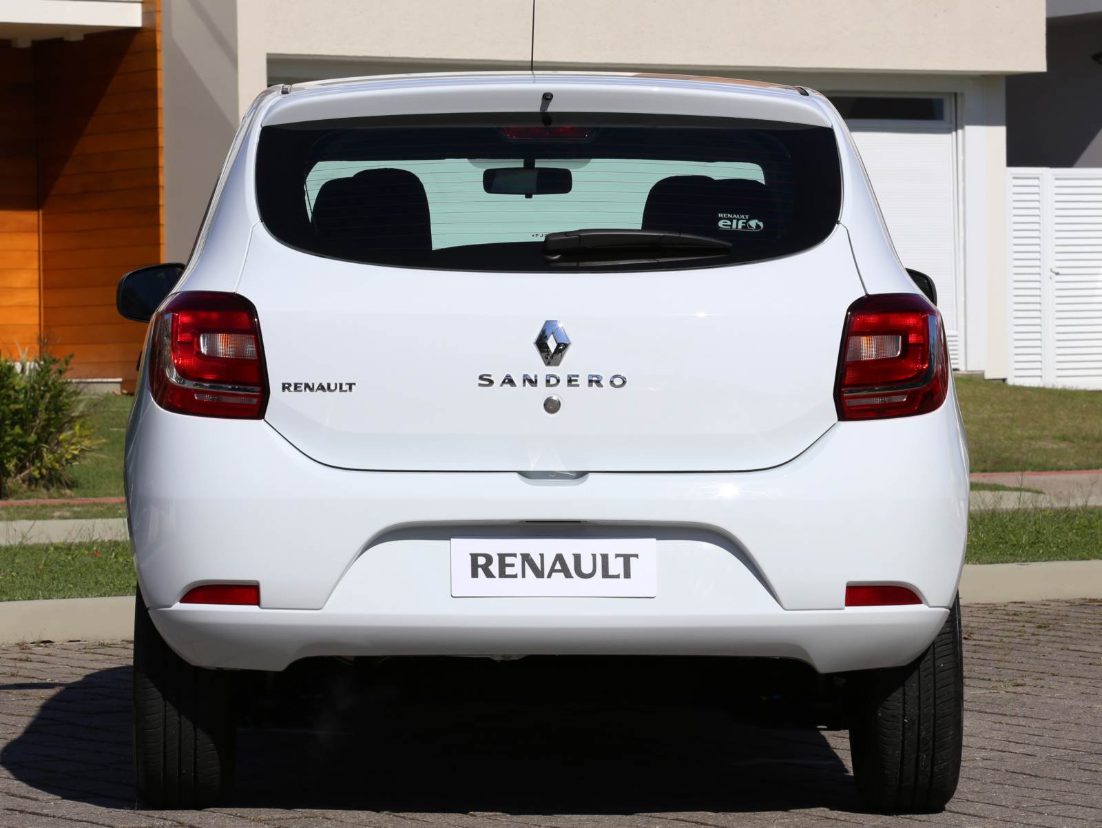 Novo Renault Sandero 2015 vídeo, preços e especificações CAR.BLOG.BR