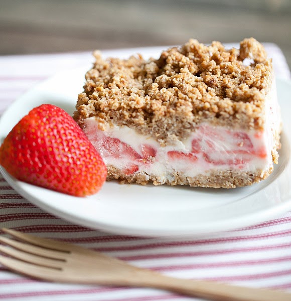 strawberry crunch cake icing