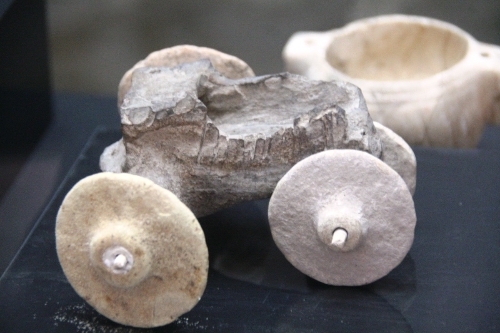 Mobil Mainan Berusia 7500 Tahun
