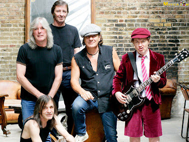 AC/DC. (Phild Rudd, Angus Young, Malcom Young, Cliff Williams y Brian Jhonson.)