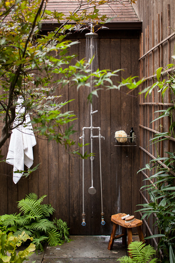 Outdoor shower | Image by Lauren Liess