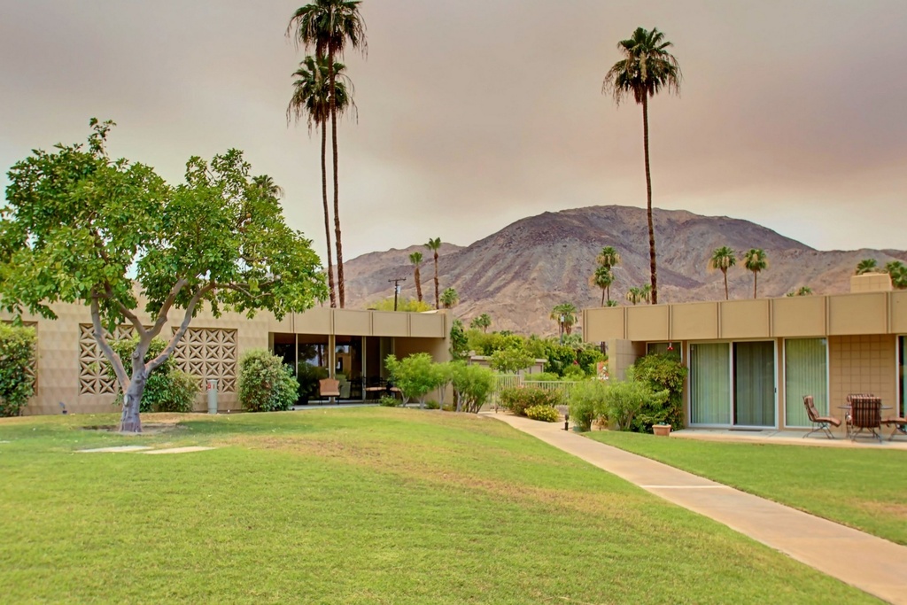 The Krisel Connection Classic 1962 Palmer & Krisel Sandpiper