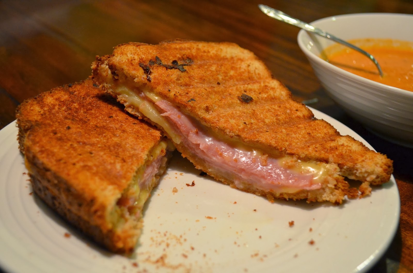Yummy to My Tummy Smoked Gouda, Ham, and Apple Grilled Cheese