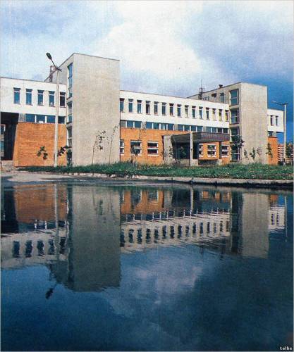 В конце девяностых Нарвский хлебокомбинат (бывший), ул.Раху 7. Фото 199