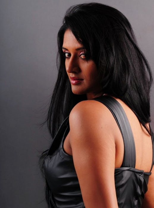 vimala raman black dress latest photos
