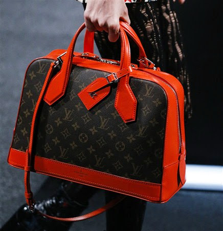 desain tas louis vuitton terbaru 2017/2018 hasil rancangan Nicolas Ghesquiere desain tas louis vuitton terbaru 2017/2018 hasil rancangan Nicolas Ghesquiere