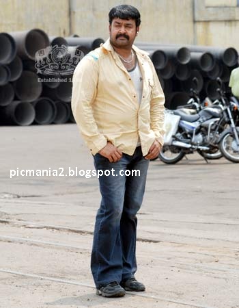 Super  star Mohanlal  hot action pics gallery  Latest News