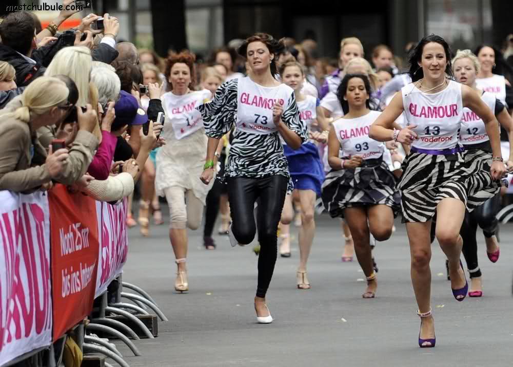 JhaKaaS piCs High Heel Race