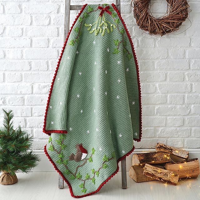 Robin and Mistletoe Christmas Blanket