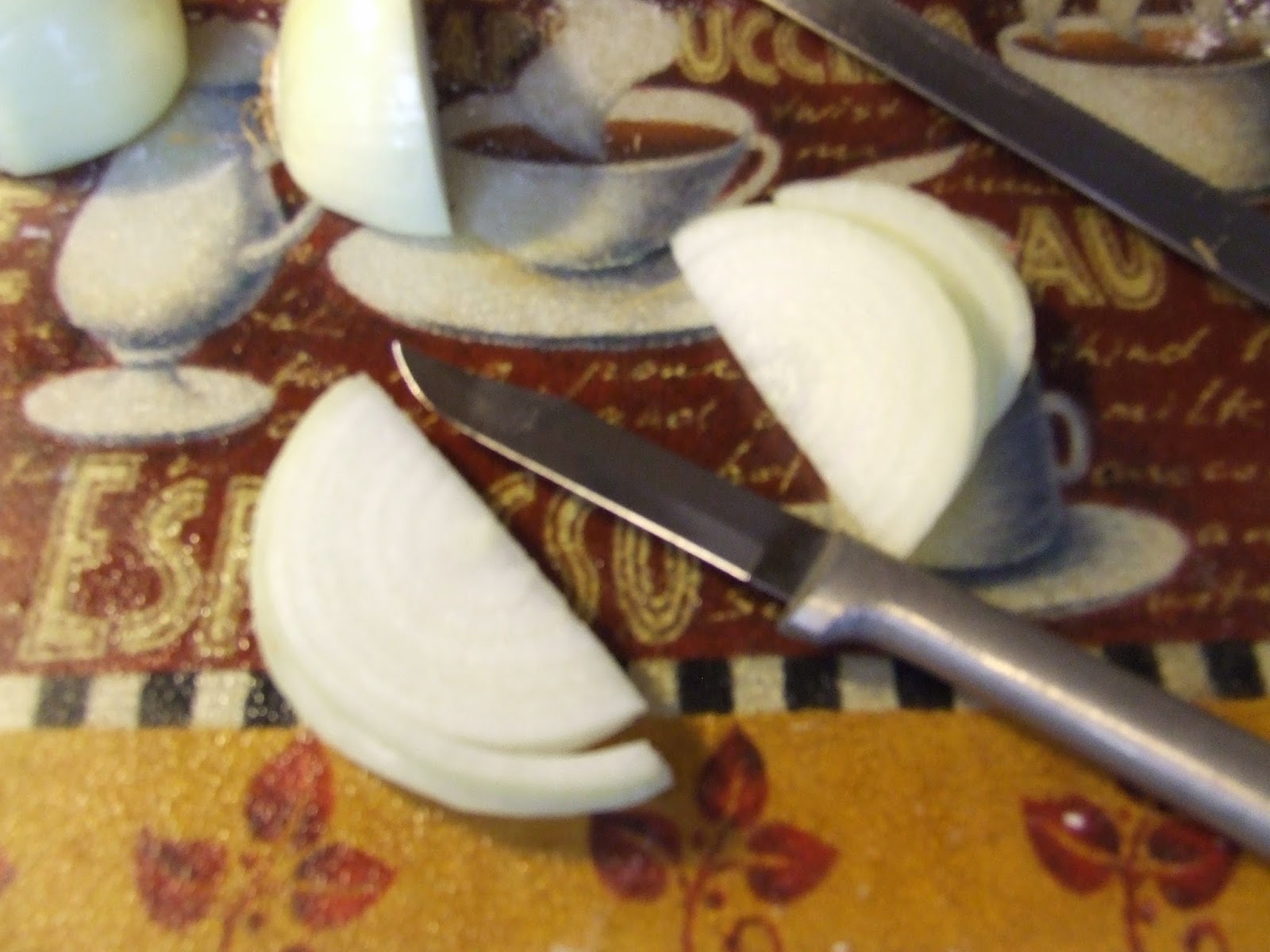 Iowamamaof3 cooks Easy way to slice an onion