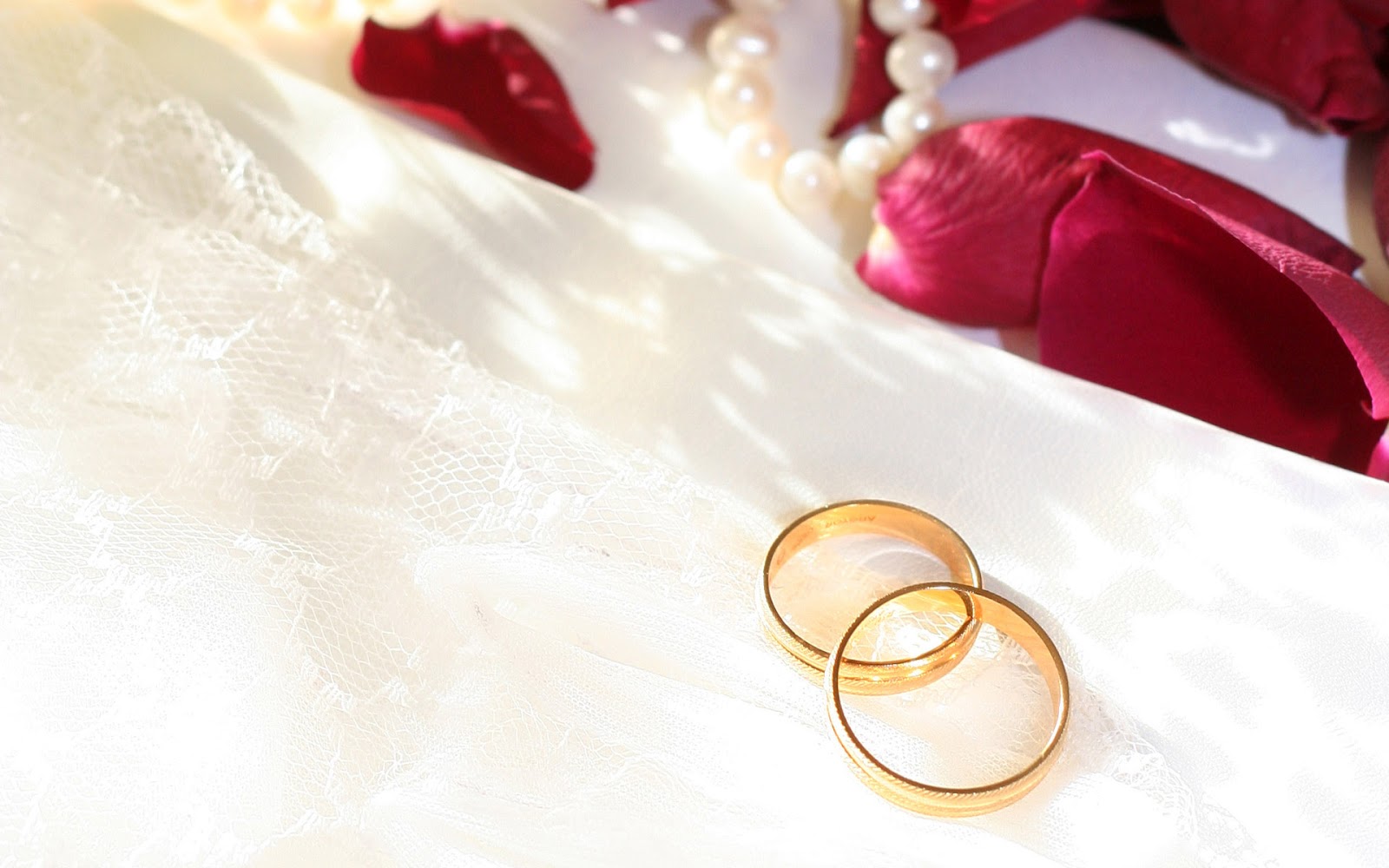 http://1.bp.blogspot.com/-zCA1hdYw-e8/UE4tgVRGymI/AAAAAAAAMQY/ufhS6uRjaoA/s1600/wedding+hd+wallpaper.jpg