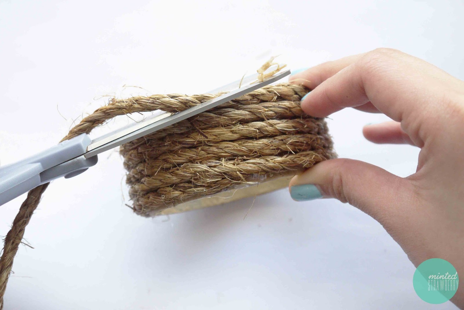 DIY Easy RopeWrapped Candle Holder Minted Strawberry