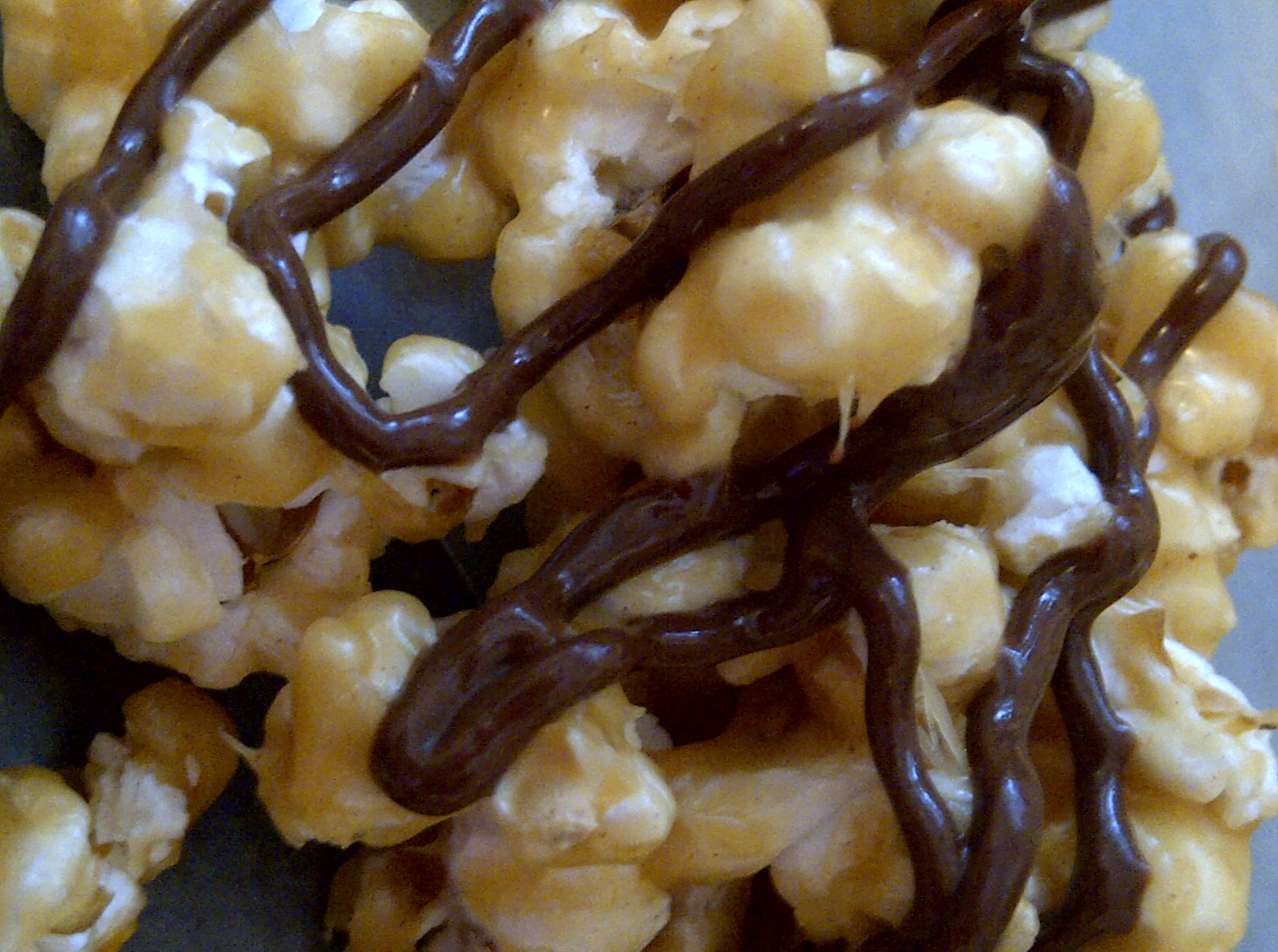 USASillyYaks Peanut Butter Popcorn with Chocolate Drizzle