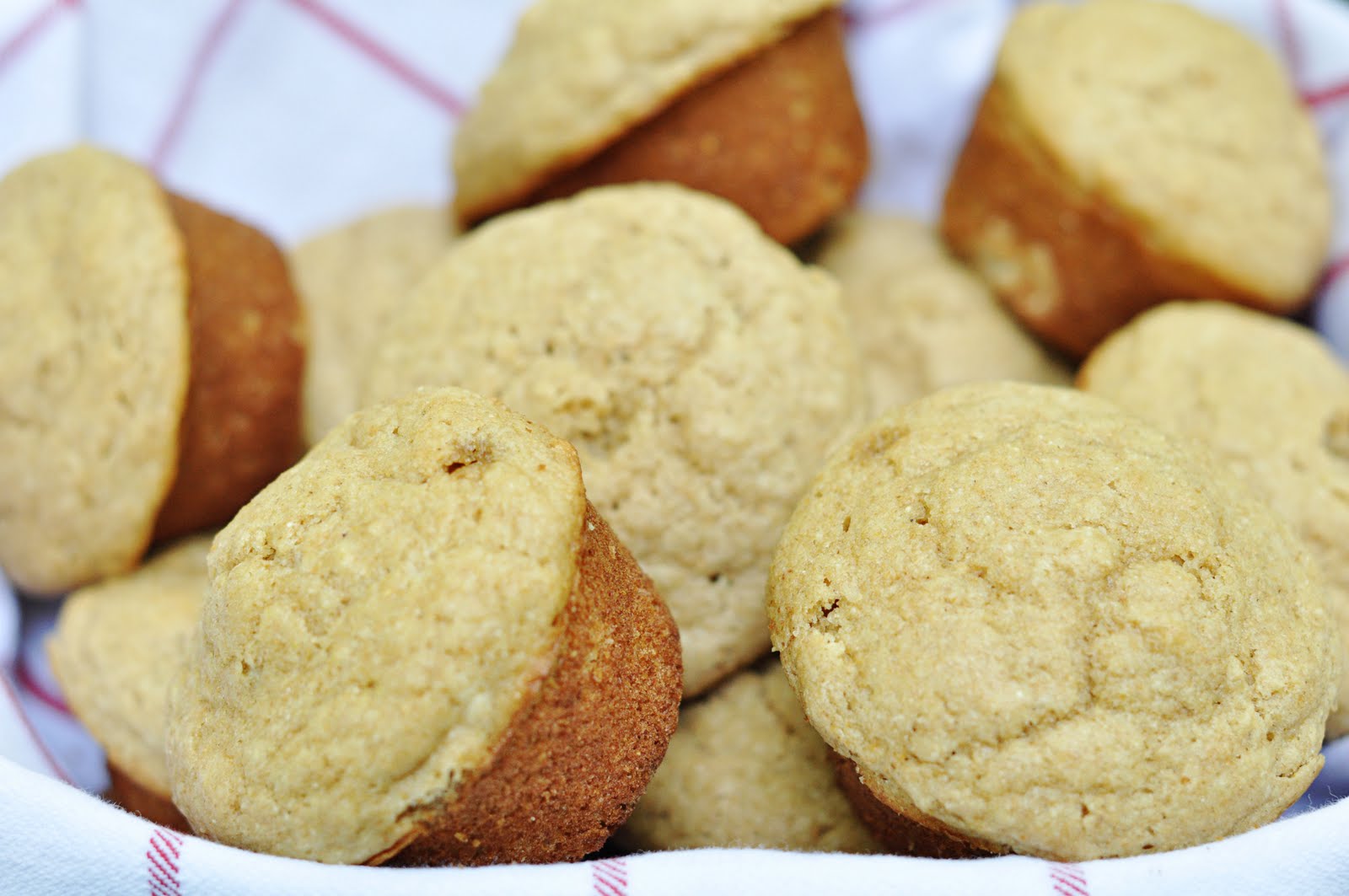 This Mommy Cooks Whole Wheat Dinner Muffins {no yeast!}