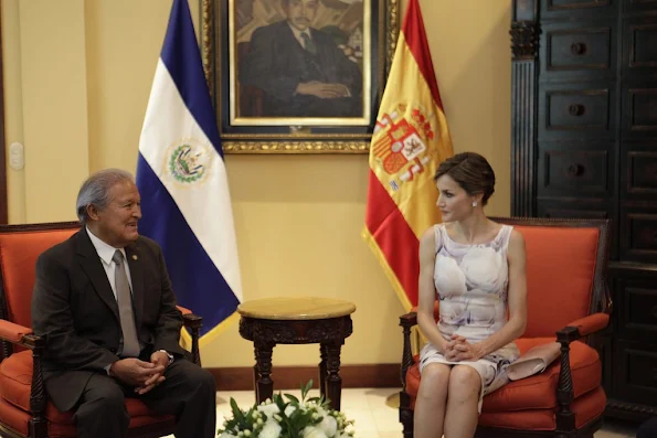 Queen Letizia of Spain and Salvador Sanchez Ceren President of El Salvador attend an official welcome ceremony at Presidential Palace 