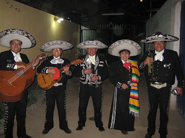 Mariachi Nuevo Jalisco de César Rivera - Telfs. 7317601 - 989993475