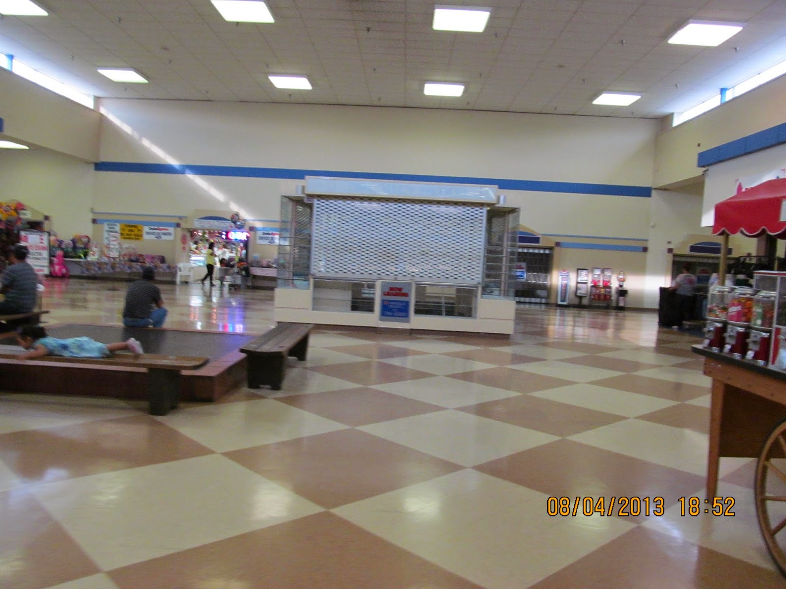 Trip to the Mall Belvidere Discount Mall (Waukegan, IL)