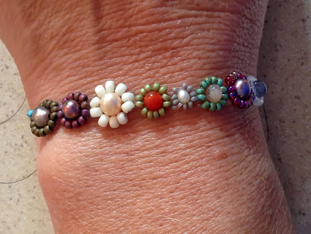 Lisa Yang Jewelry Reading Bead Soup Daisy Chain Seed Bead Stitching