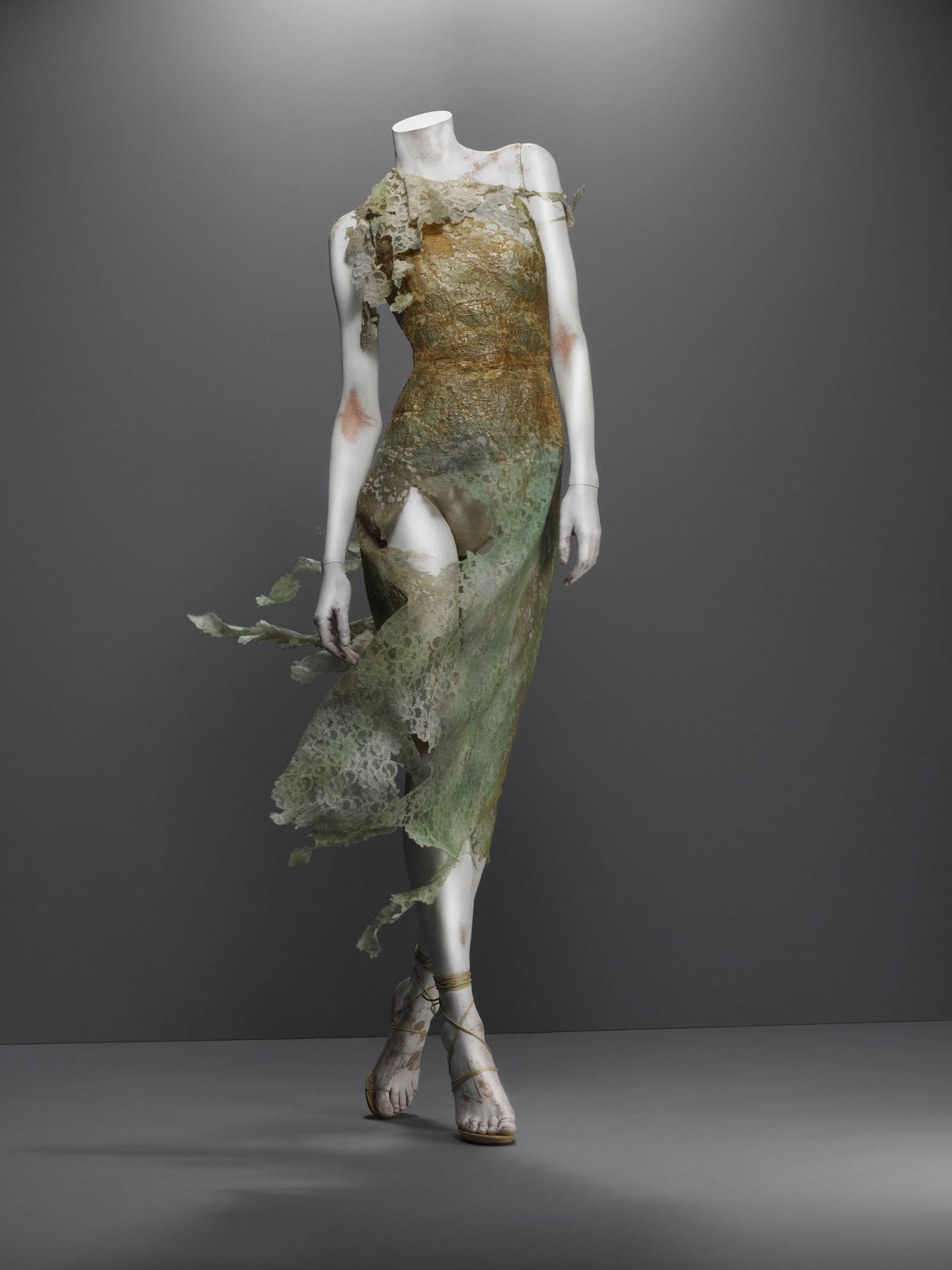 Ŧhe ₵oincidental Ðandy Savagely Beautiful Alexander McQueen At The Metropolitan Museum of Art
