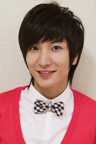 dancing out of the edge: the best leader,,,leeteuk