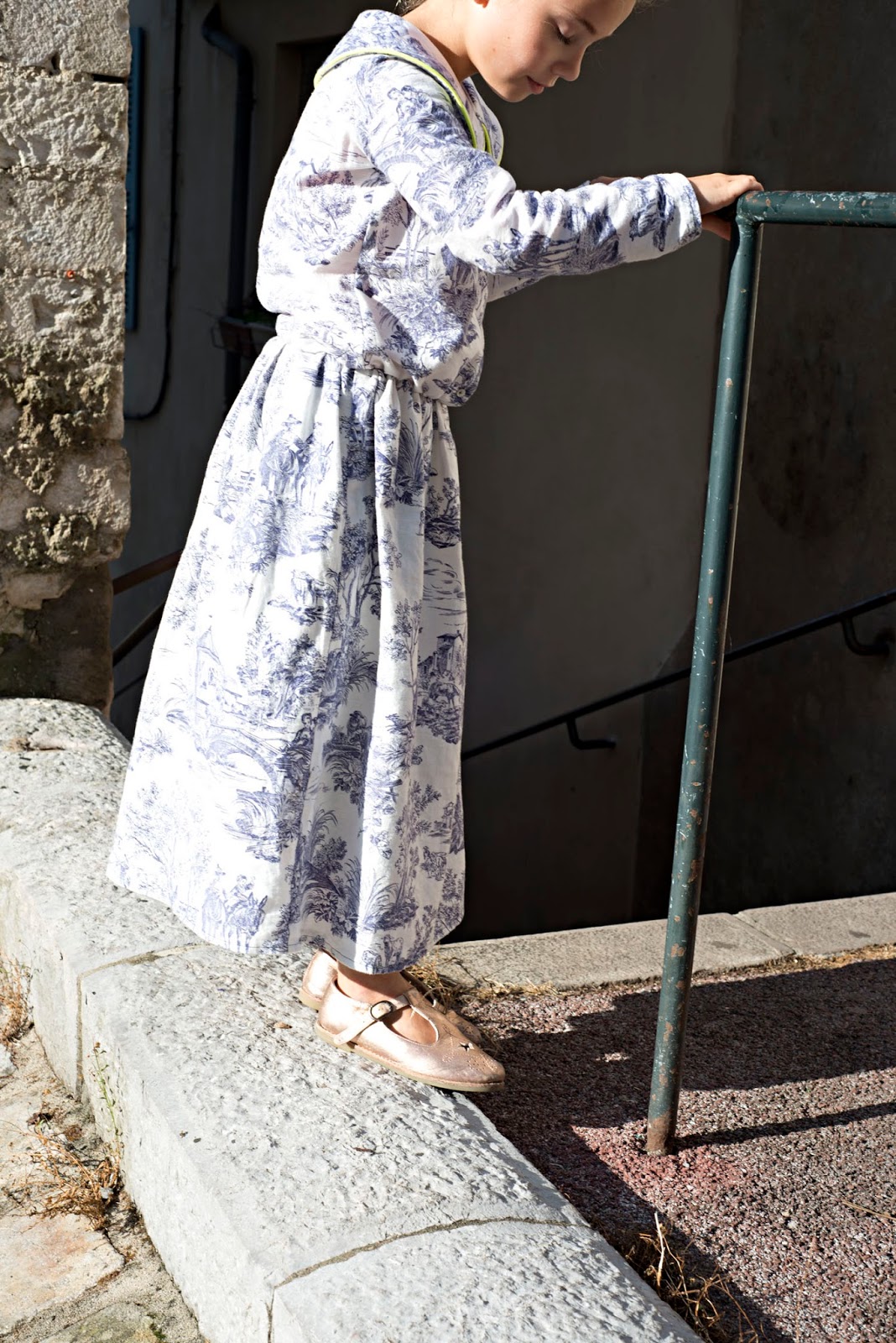 Quotidien silencieux. La robe en toile de jouy