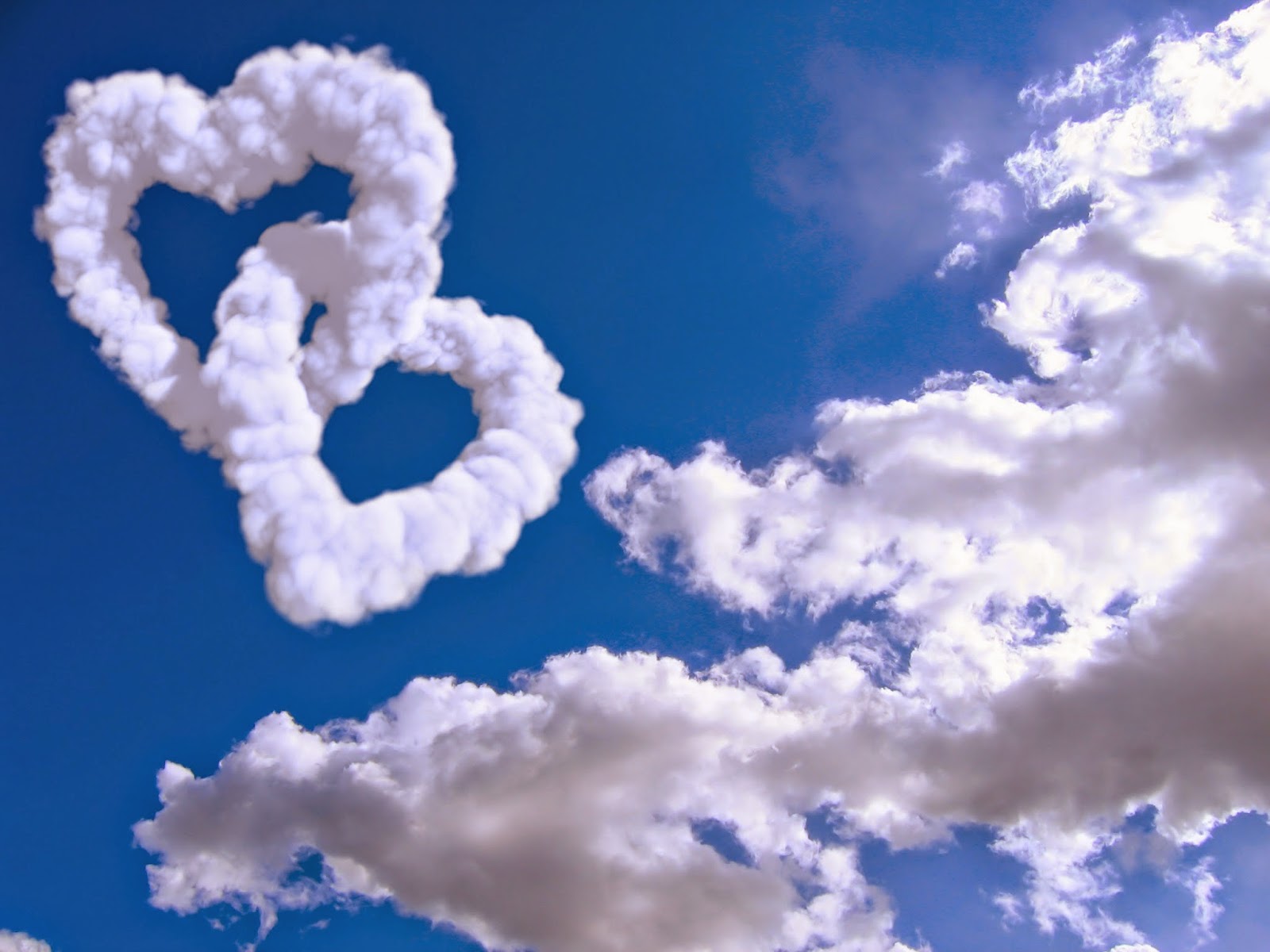 Love Cloud in Sky Hindi Motivational Quotes HD Wallpapers Windows