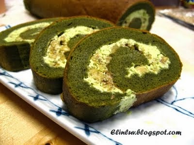 green tea soufflė roll cake with green tea buttercream