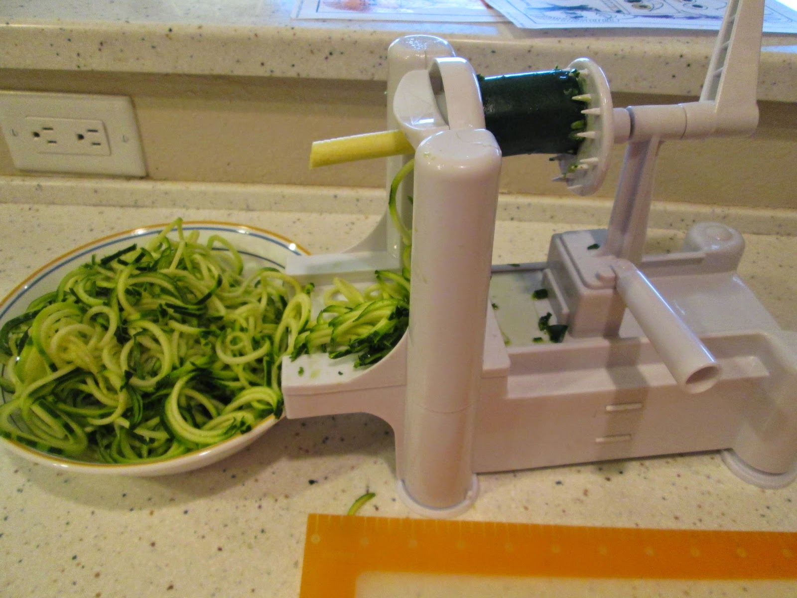 Neighbor Julia How to make Zucchini Noodles
