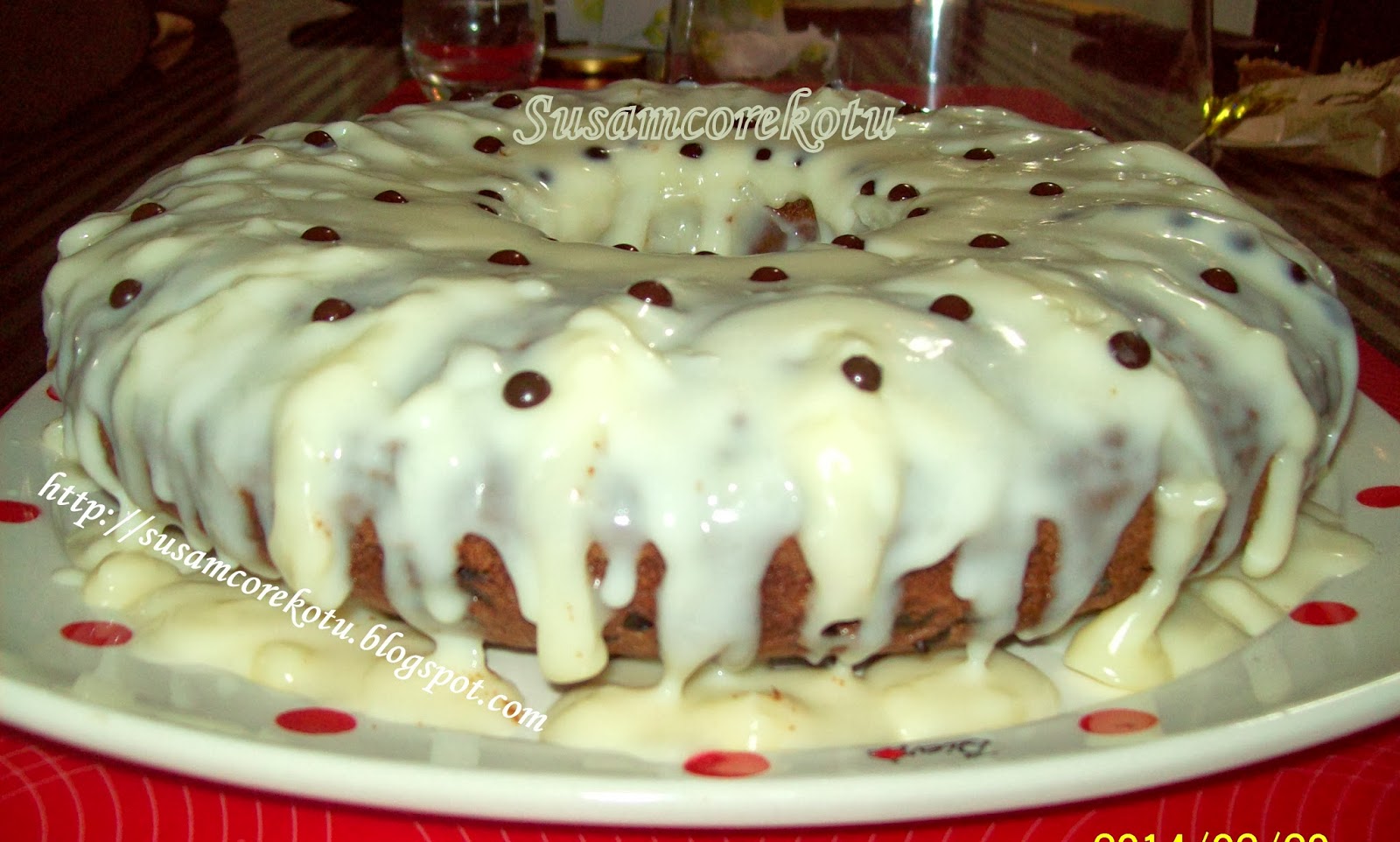 PUDİNG SOSLU KAKAOLU,DAMLA ÇİKOLATALI KEKPASTA Susam Çörek Otu
