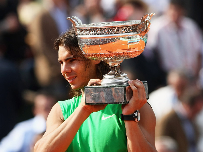Nadal-holds-French-Open-trophy_932712.jpg