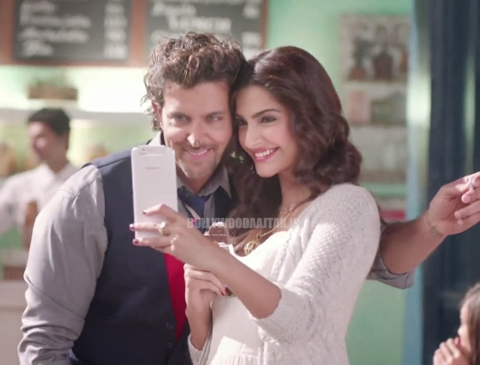 Sonam Kapoor Sonam Kapoor Hrithik Roshan Oppo Mobile Add Photoshoot Recently when hrithik roshan and sonam kapoor recreated the song 'dheere dheere', the chemistry between them was throbbing and palpable, so much so that the two have decided to do a feature film together at the earliest. sonam kapoor blogger