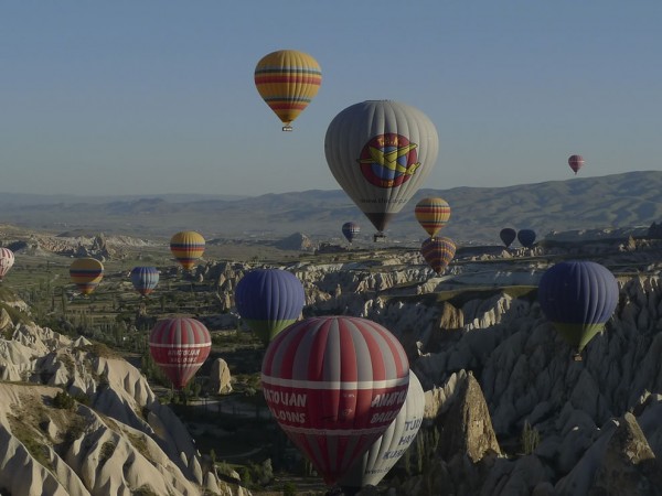 صور من مدينه الغرابة والسحر المخضب : كابادوكيا في تركيا  Cappadocia+Turkey,+%2815%29