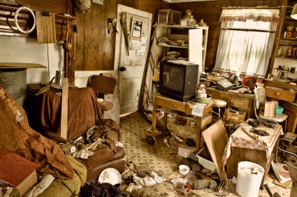 Hoarding+Messy+House.jpg