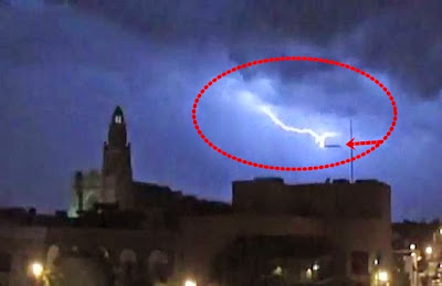 UFO Sightings UFO Caught Getting Hit By Lightning, UFO Sighting News