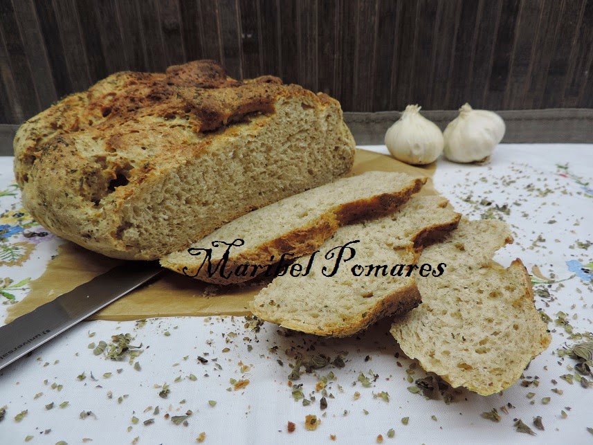 Pan Integral Con Bebida De Soja, Ajo Y Orégano En Olla Programable.
