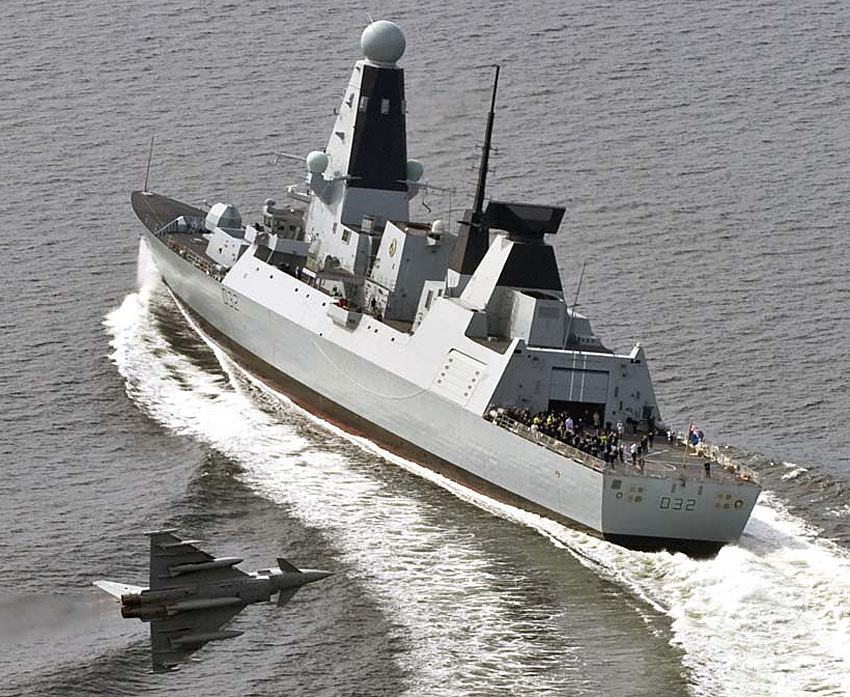 المدمرة البريطانية Type 45 Daring class Daring+Typhoon