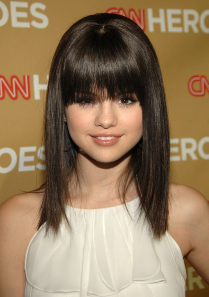 Selena Gomez Medium Hairstyles 27